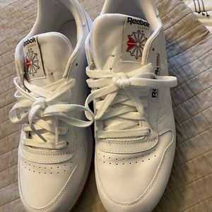White mens reebok classics. Mint condition